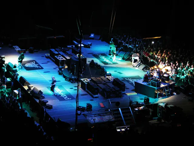 Vine triumphs in Vuelta's sixth stage solo, taking over the overall lead from Traen